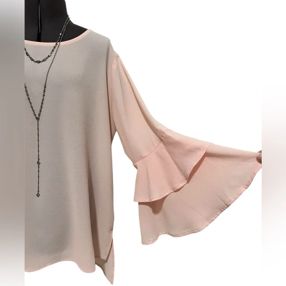 Gibson Pink Bell Ruffle Sleeve Blouse with Hi Low Hemline Size S - Picture 3 of 9